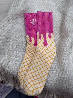 Baseball Lifestyle Youth Ice cream Drip socks. NWOT. Pink- brand new, never worn